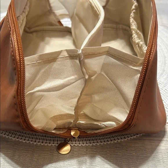 NEW Large Travel Makeup Bag - Black or Tan - Picture 15 of 16